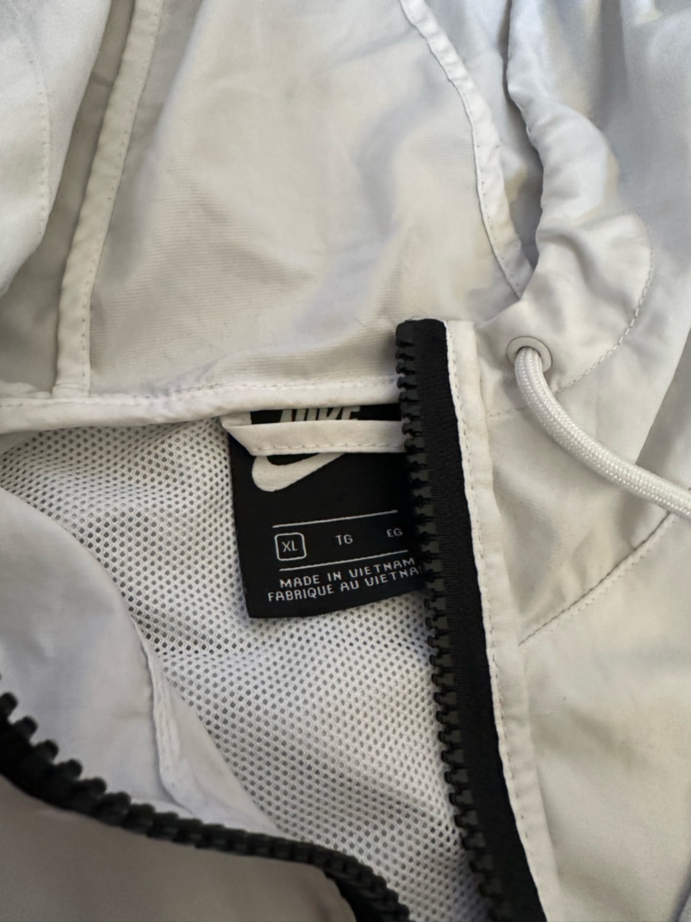 Nike White Hooded Windbreaker with Black Trim - Picture 2 of 4